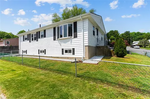 12 Link St, North Providence, RI 02911