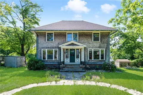 1 Bullocks Point Ave, East Providence, RI 02915
