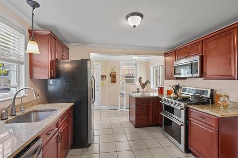 520 Meadow View Ave, Warwick, RI 02887 photo 13