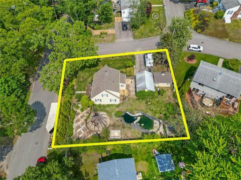 520 Meadow View Ave, Warwick, RI 02887 photo 3