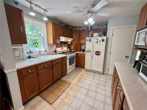 505 Maureen Cir, Mapleville, RI 02839 photo 4
