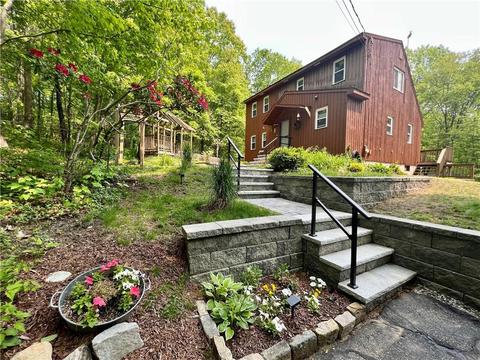 505 Maureen Cir, Mapleville, RI 02839 photo 16