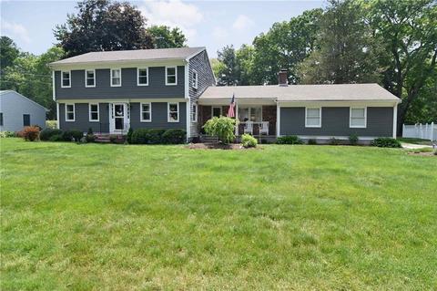 36 Larchwood Dr, Cumberland, RI 02864