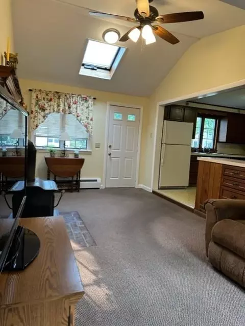 323 Thames Ave, Warwick, RI 02886 photo 3