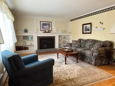 323 Thames Ave, Warwick, RI 02886 photo 12