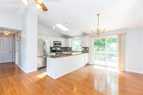 35 Stephanie Ct, Warwick, RI 02889 photo 7