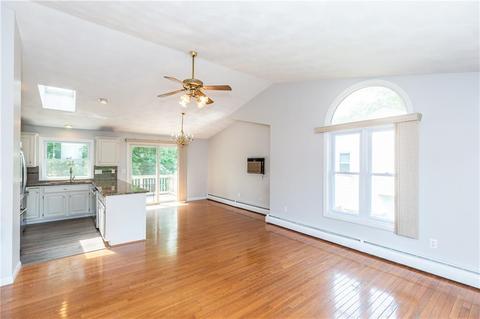 35 Stephanie Ct, Warwick, RI 02889 photo 6