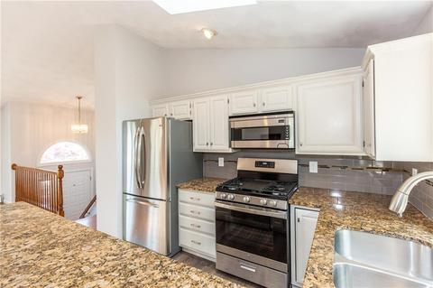 35 Stephanie Ct, Warwick, RI 02889 photo 10