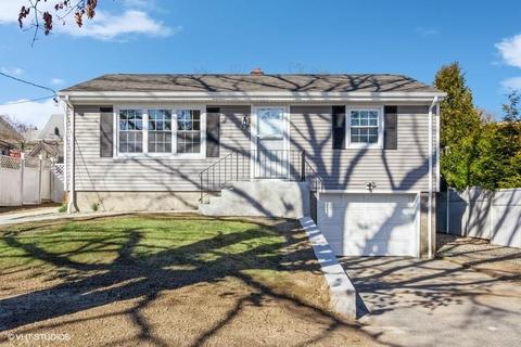400 England St, Cumberland, RI 02864