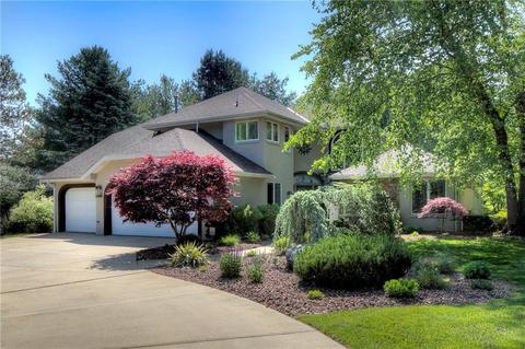 18 Apple Ridge Rd, Cumberland, RI 02864