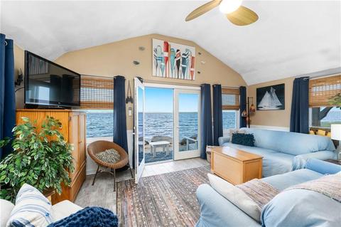 10 Avon Ave, Warwick, RI 02889 photo 20