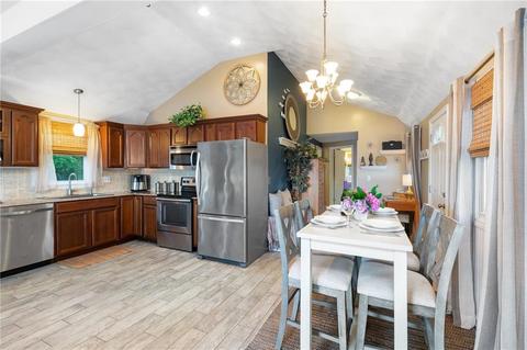 10 Avon Ave, Warwick, RI 02889 photo 24