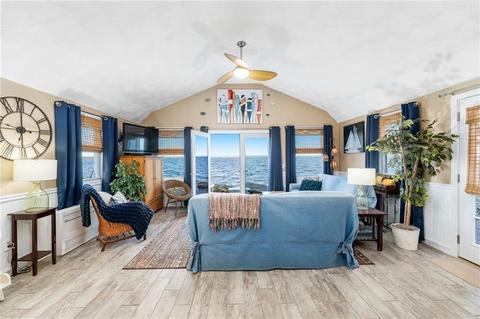 10 Avon Ave, Warwick, RI 02889 photo 18