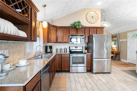 10 Avon Ave, Warwick, RI 02889 photo 26