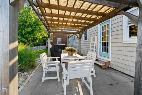 10 Avon Ave, Warwick, RI 02889 photo 14
