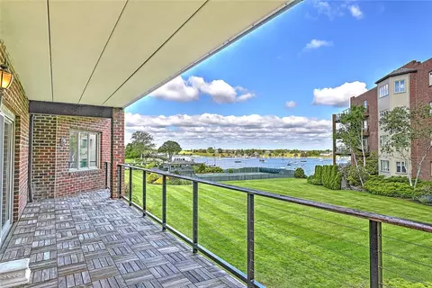 111 Harrison Ave #B12, Newport, RI 02840