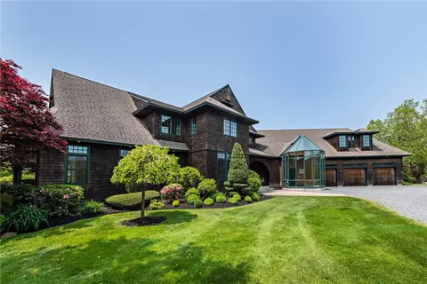 85 Sunset View Dr, Tiverton, RI 02878