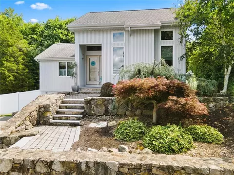 30 Eddy St, Swansea, MA 02777