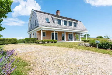 1307 Peckham Farm Rd, Block Island, RI 02807
