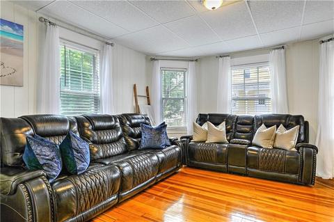 120 Center St, Woonsocket, RI 02895 photo 4