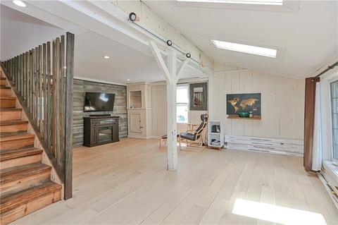 6 Guild Ave, Warwick, RI 02889