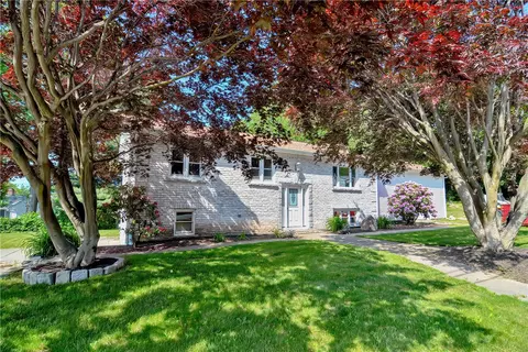 23 Woodcrest Dr, Johnston, RI 02919