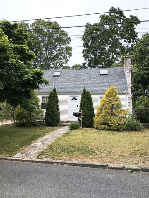 55 Mystic Dr, Warwick, RI 02889
