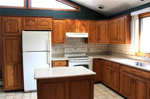 197 Ray Ave, Woonsocket, RI 02895 photo 3