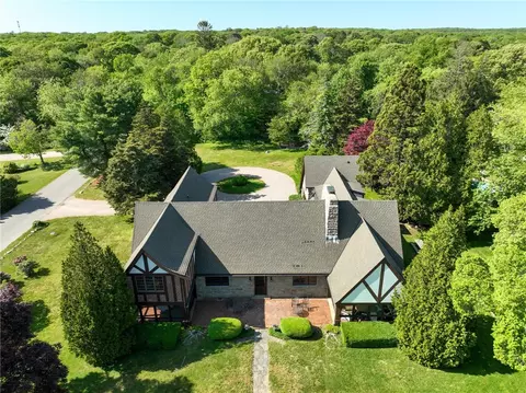 84 Wagner Rd, Westerly, RI 02891 photo 4