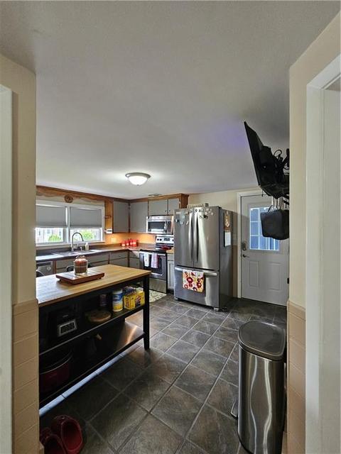 83 Merida Ave, Woonsocket, RI 02895 photo 17
