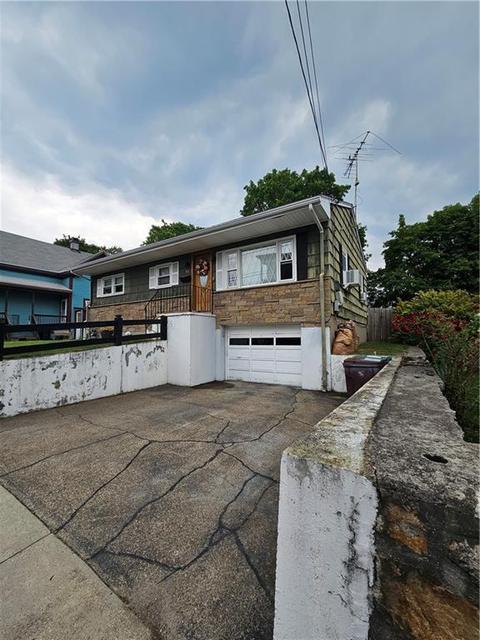 83 Merida Ave, Woonsocket, RI 02895 photo 4