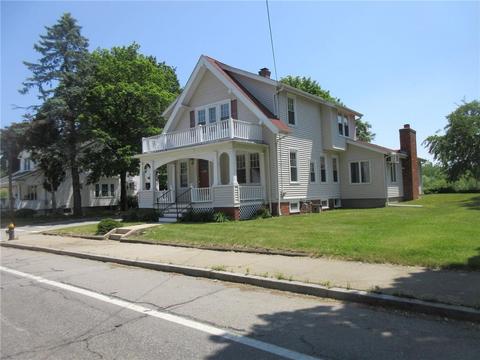 1090 Plainfield St, Johnston, RI 02919