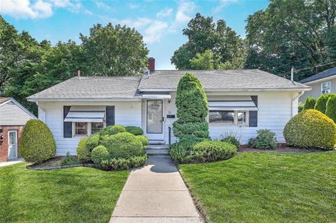 63 Williams St, Johnston, RI 02919