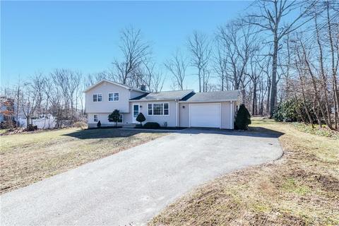 5 Holly Dr, Westerly, RI 02891 photo 3