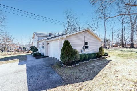 5 Holly Dr, Westerly, RI 02891 photo 4