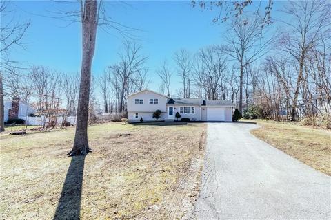 5 Holly Dr, Westerly, RI 02891 photo 2