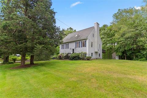 101 Weavers Rd, North Kingstown, RI 02852