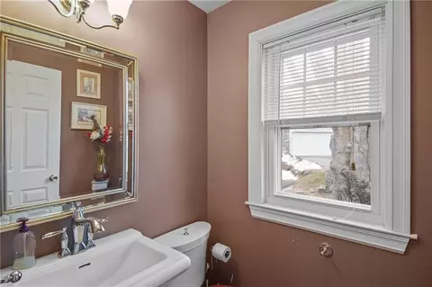 137 Oakley Rd, Woonsocket, RI 02895 photo 42