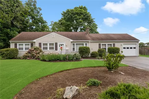 102 Underwood Ave, Warwick, RI 02888