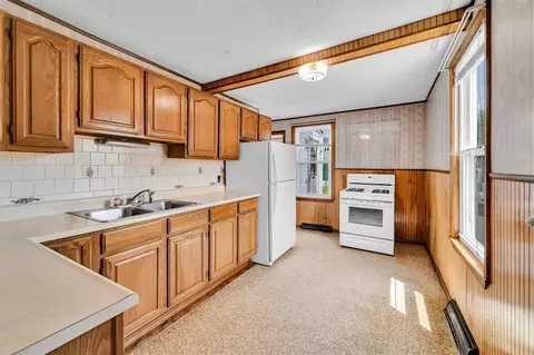 414 Logee St, Woonsocket, RI 02895 photo 14