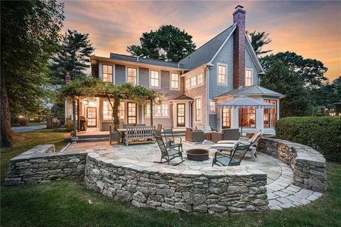 28 Alfred Drown Rd, Barrington, RI 02806