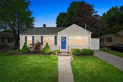 8 Keane St, Lincoln, RI 02865