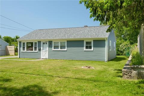 29 Rosedale Dr, Bristol, RI 02809