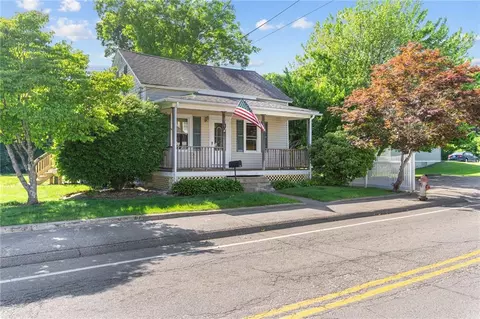 122 Read Ave, Coventry, RI 02816 photo 3