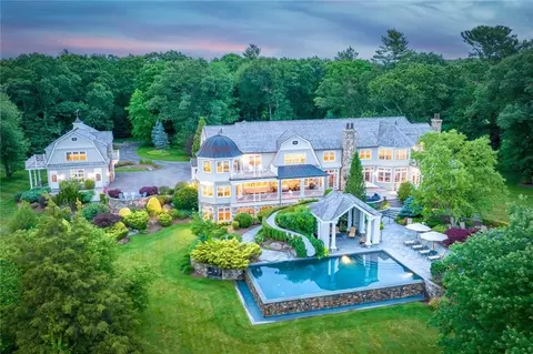 1 Old Farm Rd, Berkley, MA 02779