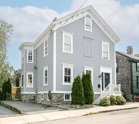 10 Sherman St, Newport, RI 02840