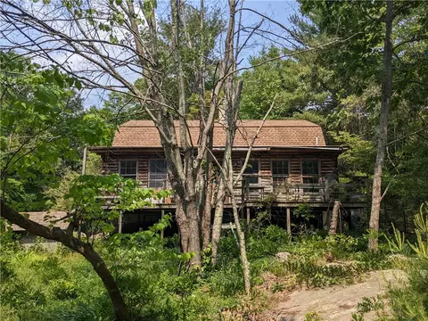 1698 Putnam Pike, Glocester, RI 02814