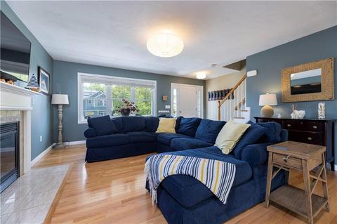 27 Coastwind Dr, Westerly, RI 02891 photo 4