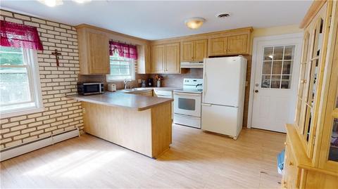103 Madeleine Ave, Woonsocket, RI 02895 photo 2