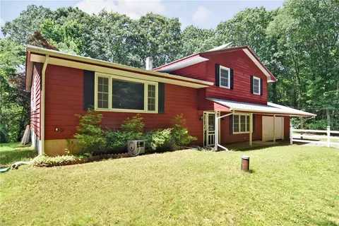 43 Franklin Rd, Foster, RI 02825